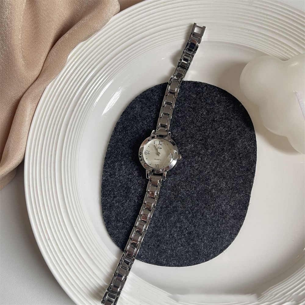 ファッショナブルで絶妙なゴールデン腕時計小さなラウンドダイヤ - Smartwatch Luxury Watches For Women のレビューと価格