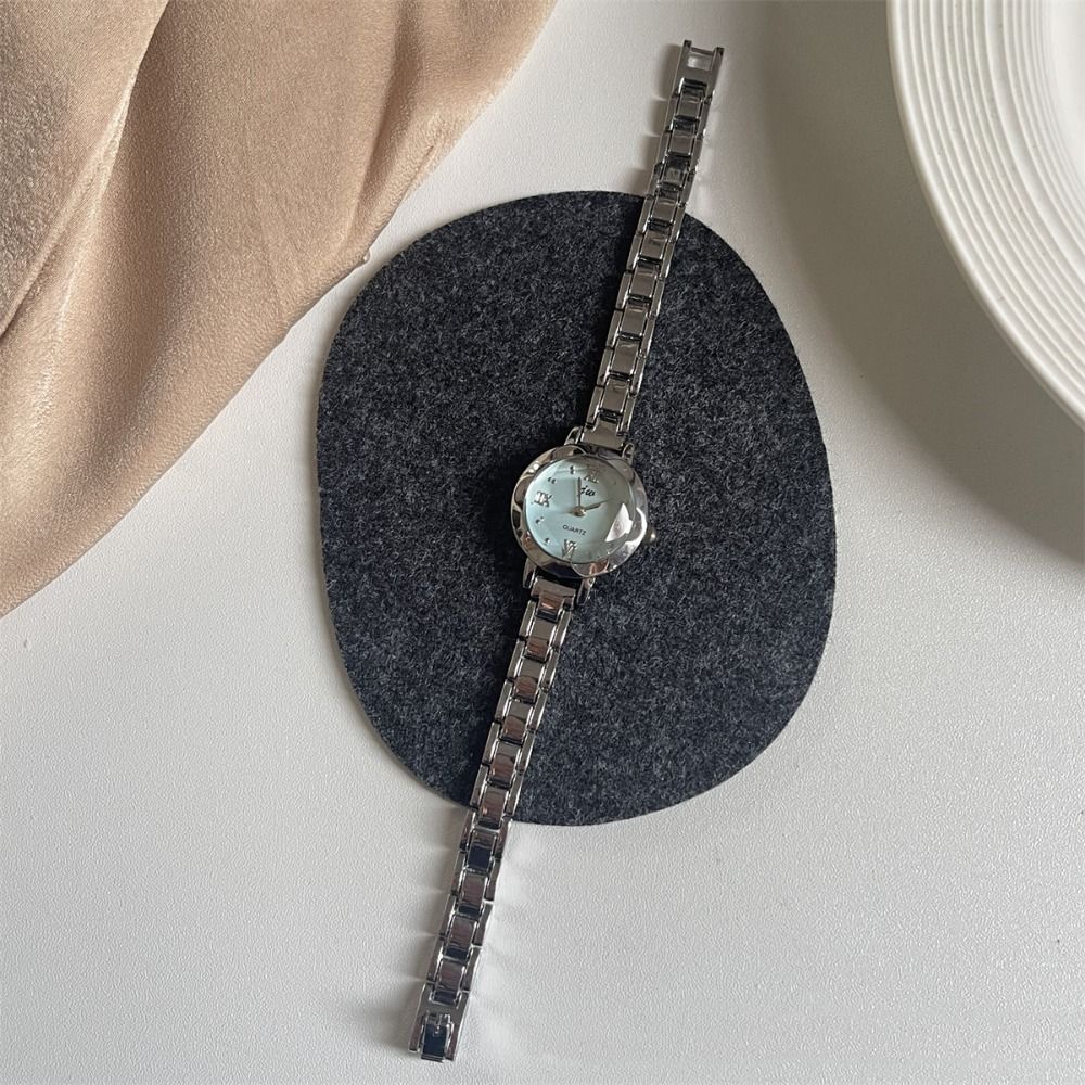 ファッショナブルで絶妙なゴールデン腕時計小さなラウンドダイヤ - Smartwatch Luxury Watches For Women のレビューと価格