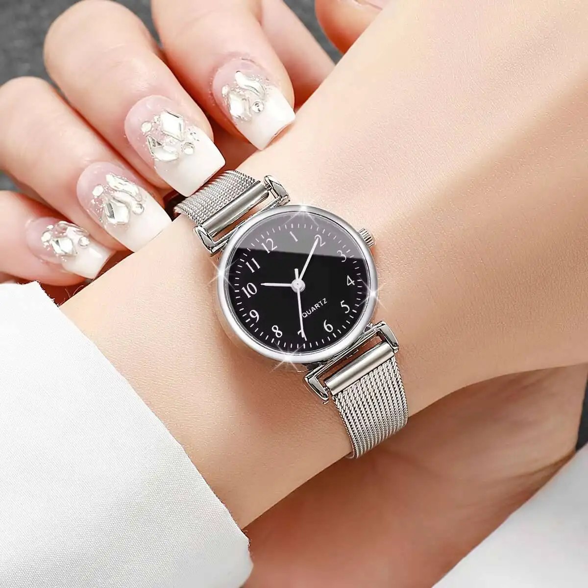 1/2 個ファッション女性用腕時計シンプルなメッシュバンドレ - Mesh Stainless Strap のレビューと価格